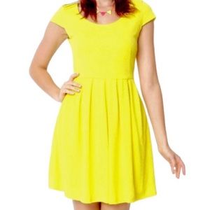 Size 6 Tiana B Yellow Dress with Pockets